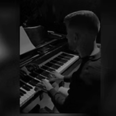 José Miguel Rodirguez (Piano)