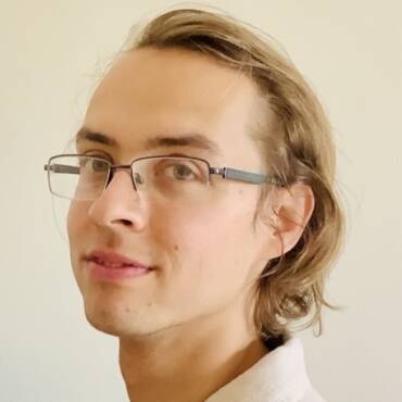 Alex Milinevsky (Piano, Guitar, Theory)